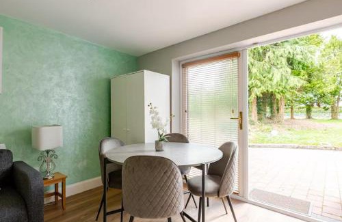 County Meath Apartamento | 1-Bed Cosy Country Retreat- Sleeps 5 Emerald Park