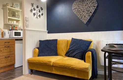 Holsworthy Casa | 1 Bed Cottage - Hot Tub Pool Wifi Pets