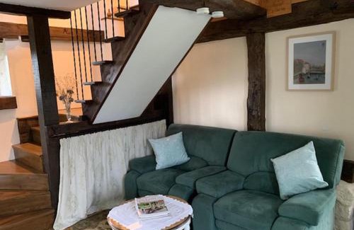 Ambrieres-les-Vallees Casa | 1 Bed Cottage - Sleeps 2 - Garden - Parking - Wifi