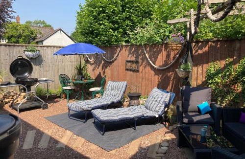 Ottery St Mary Casa | 1 Bed Flat - Sleeps 4 - Garden - Parking - Wifi