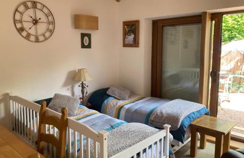 Ottery St Mary Casa | 1 Bed Flat - Sleeps 4 - Garden - Parking - Wifi