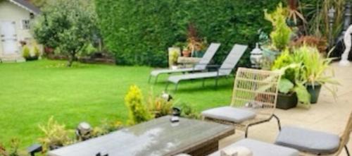 Eglinton Apartamento | 1 Bed Flat - Sleeps 2 - Pets - Parking - Garden