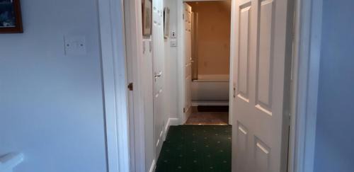 Inverness Apartamento | 1 Bed Flat - Sleeps 4 - Garden - Parking - Wifi
