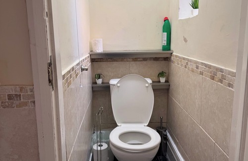 Oadby Apartamento | 1 Bed Flat - Sleeps 5 - Parking - Wifi