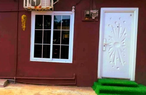 Accra Casa | 1 Bed House Private Compound With Off Road Parking
