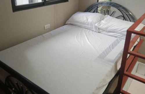 Zamboanga Casa | 1 Bed House - Sleeps 2 - Parking - Wifi