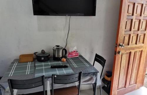 Zamboanga Casa | 1 Bed House - Sleeps 2 - Parking - Wifi