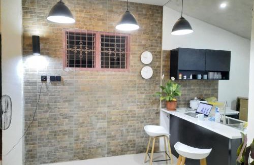 Zamboanga Casa | 1 Bed House - Sleeps 2 - Pets - Parking - Wifi