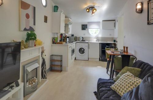 Whippingham Casa | 1 Bed in East Cowes 91562