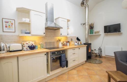 Bridport Casa | 1 Bed in Netherbury DC021