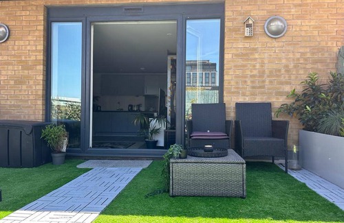 The Westside Apartamento | Unique Penthouse With Jacuzzi & Garden