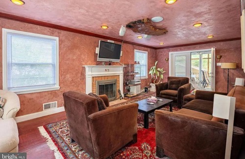 Wheaton-Glenmont Casa | 1 bed/private bath/not an apartment/walk to metro
