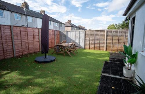 St Albans Casa | 1 Bed-Sleeps 4-Private Garden-Free Parking