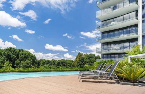 City East Apartamento | 1-Bed with Amazing Views, Pool, Gym, BBQ & Parking