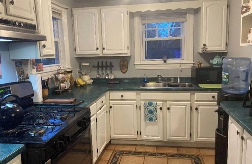 Millbury Apartamento | 1 bedrm, Worcester/Boston Central area @ Ellen Elizabeth Estates-Pvt Main Apt
