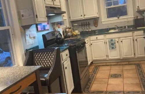 Millbury Apartamento | 1 bedrm, Worcester/Boston Central area @ Ellen Elizabeth Estates-Pvt Main Apt