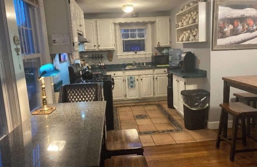 Millbury Apartamento | 1 bedrm, Worcester/Boston Central area @ Ellen Elizabeth Estates-Pvt Main Apt