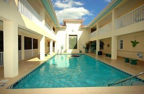 Bradenton Beach Hotel | 1 Bedroom 1 bathroom. 1st floor. Pet Friendly. Small / Medium Dogs. NO CATS