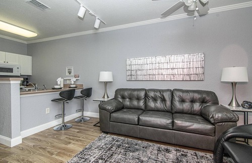 Tampa Condominio | 1 habitación, 1 baño - Walk to Top Golf & IFLY Tampa