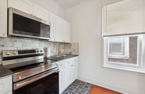 North Philadelphia Casa | 1 bedroom 1 bathroom within walking distance Temple University Hospital