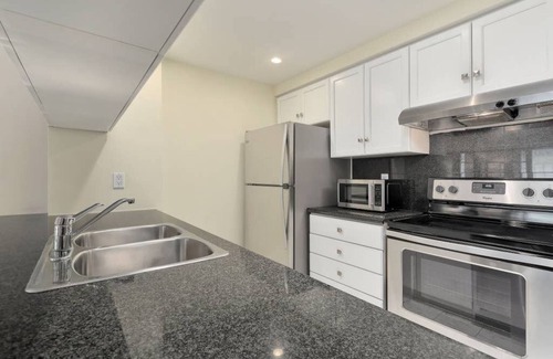 Downtown Toronto Apartamento | Qwest - Ready Move In-Downtown - Qwest