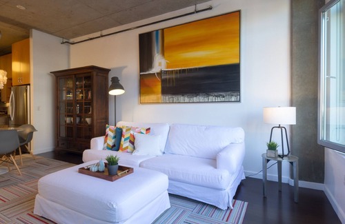 Pearl District Condominio | 1 Bedroom + 1 Flex Room / 1 Bathroom w/ EV Charger