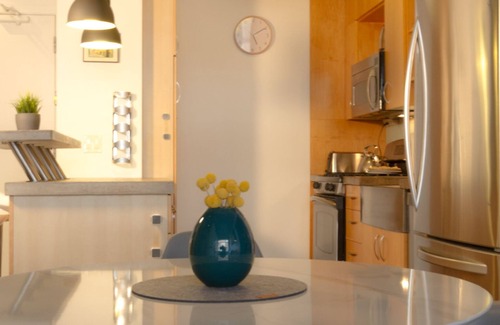 Pearl District Condominio | 1 Bedroom + 1 Flex Room / 1 Bathroom w/ EV Charger