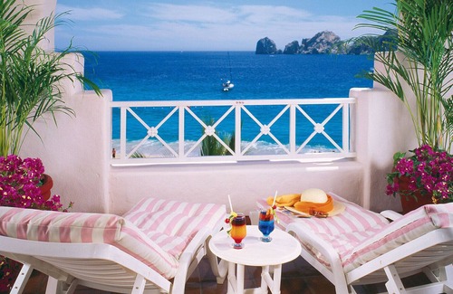 Los Cangrejos II y ÌII Condominio | 1 bedroom, 2 bath unit sleeps 6. Ocean view w/ patio. 11/ 24-12/01 Thanksgiving