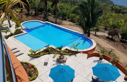 Tepic Condominio | 1 dormitorio, cuarto piso, vista al mar, condominio 406 en Vista Encantada