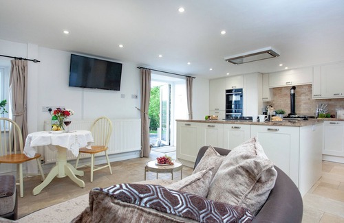 Clearbrook Cabaña | 1 bedroom accommodation in Cadover Bridge