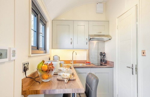 Overton-on-dee Cabaña | 1 bedroom accommodation in Bangor-on-Dee