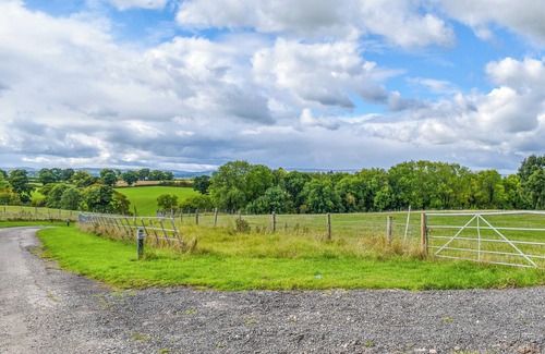 Overton-on-dee Cabaña | 1 bedroom accommodation in Bangor-on-Dee