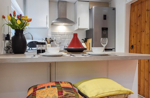 Grandborough Cabaña | 1 bedroom accommodation in Marton, near Rugby