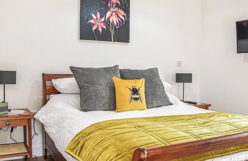 Boxgrove Cabaña | 1 bedroom accommodation in Chichester