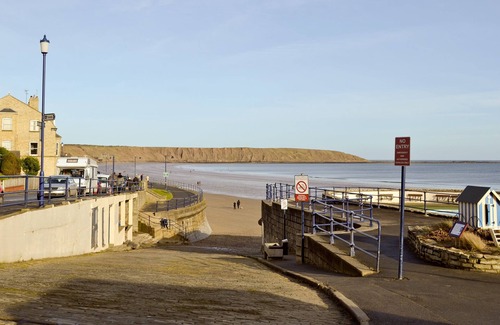 Folkton Cabaña | 1 bedroom accommodation in Flixton, near Filey