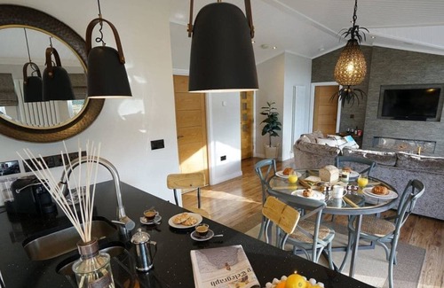 Woodbridge Cabina | 1 bedroom accommodation in Bredfield, Woodbridge