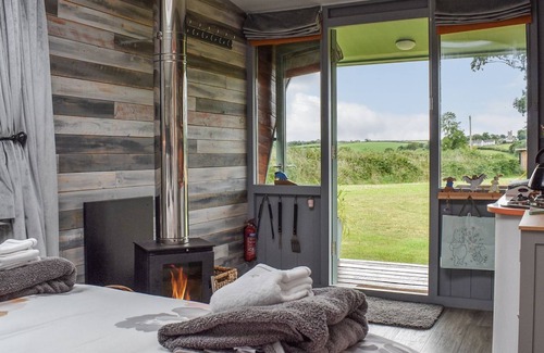 Dworp Cabaña | 1 bedroom accommodation in Beaworthy