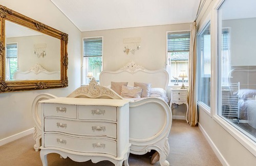 Churchill Cabina | 1 bedroom accommodation in Cotswolds