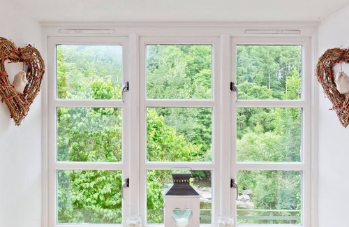 Cramond Bridge Cabaña | 1 bedroom accommodation in Edinburgh
