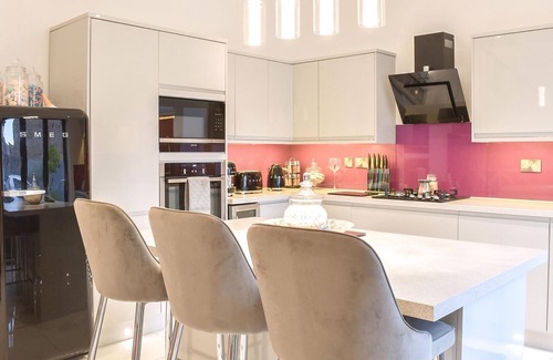 Portobello Cabaña | 1 bedroom accommodation in Portobello, near Edinburgh