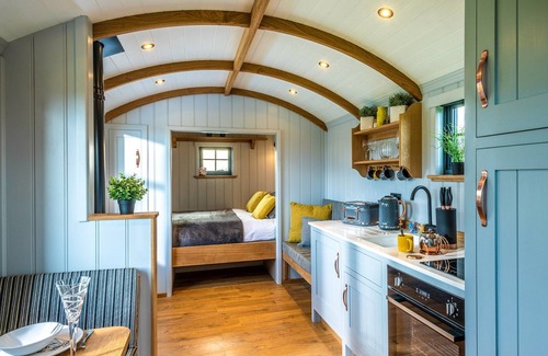 Wichenford Cabaña | 1 bedroom accommodation in Ockeridge, Worcester
