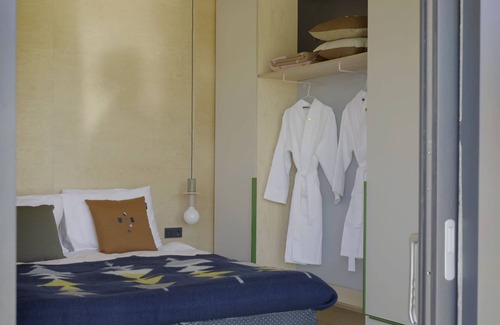 Nieuw-West Cabina | 1 bedroom accommodation in Amsterdam