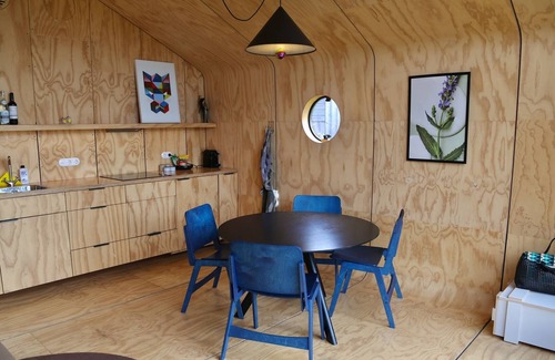 Nieuw-West Cabina | 1 bedroom accommodation in Amsterdam
