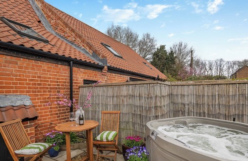 Hickling Cabaña | 1 bedroom accommodation in Hickling