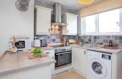 Brixham Cabina | 1 bedroom accommodation in Brixham