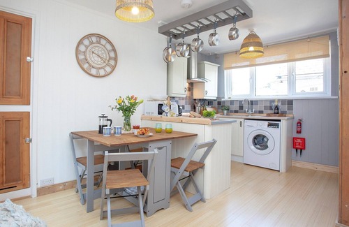Brixham Cabina | 1 bedroom accommodation in Brixham