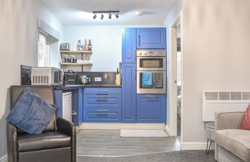 Cannock Cabaña | Relax at this peaceful apartment, just a stone’s throw from Cannock Chase.