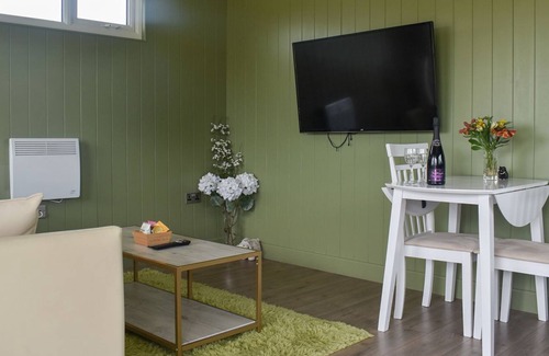 Bretforton Cabaña | 1 bedroom accommodation in Bretforton, near Broadway