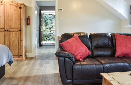 Hipperholme Cabaña | 1 bedroom accommodation in Hipperholme, Halifax