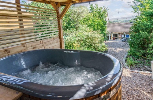 Winewall Cabaña | 1 bedroom accommodation in Colne